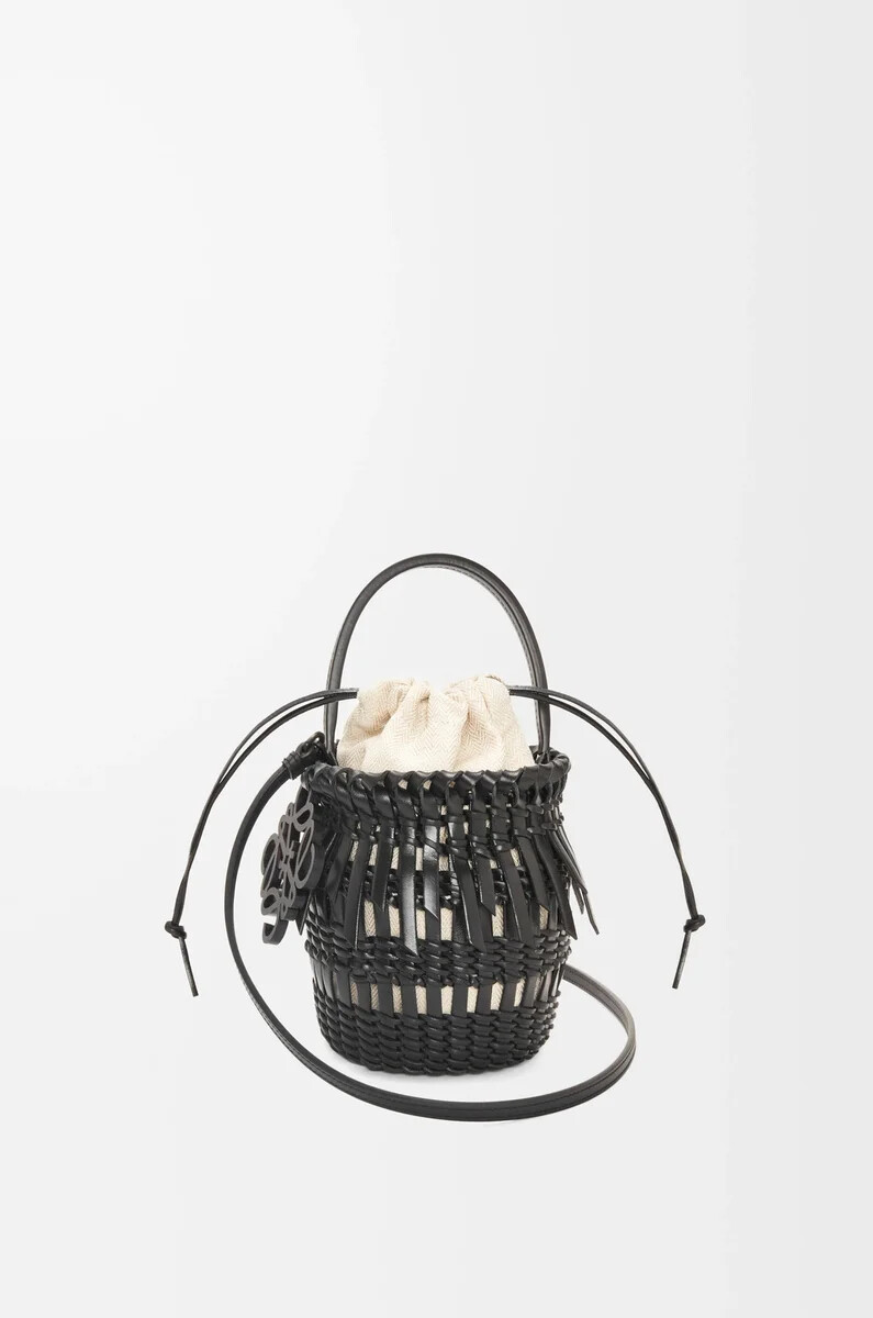 borsa a secchiello piccola con frange in pelle di vitello nera