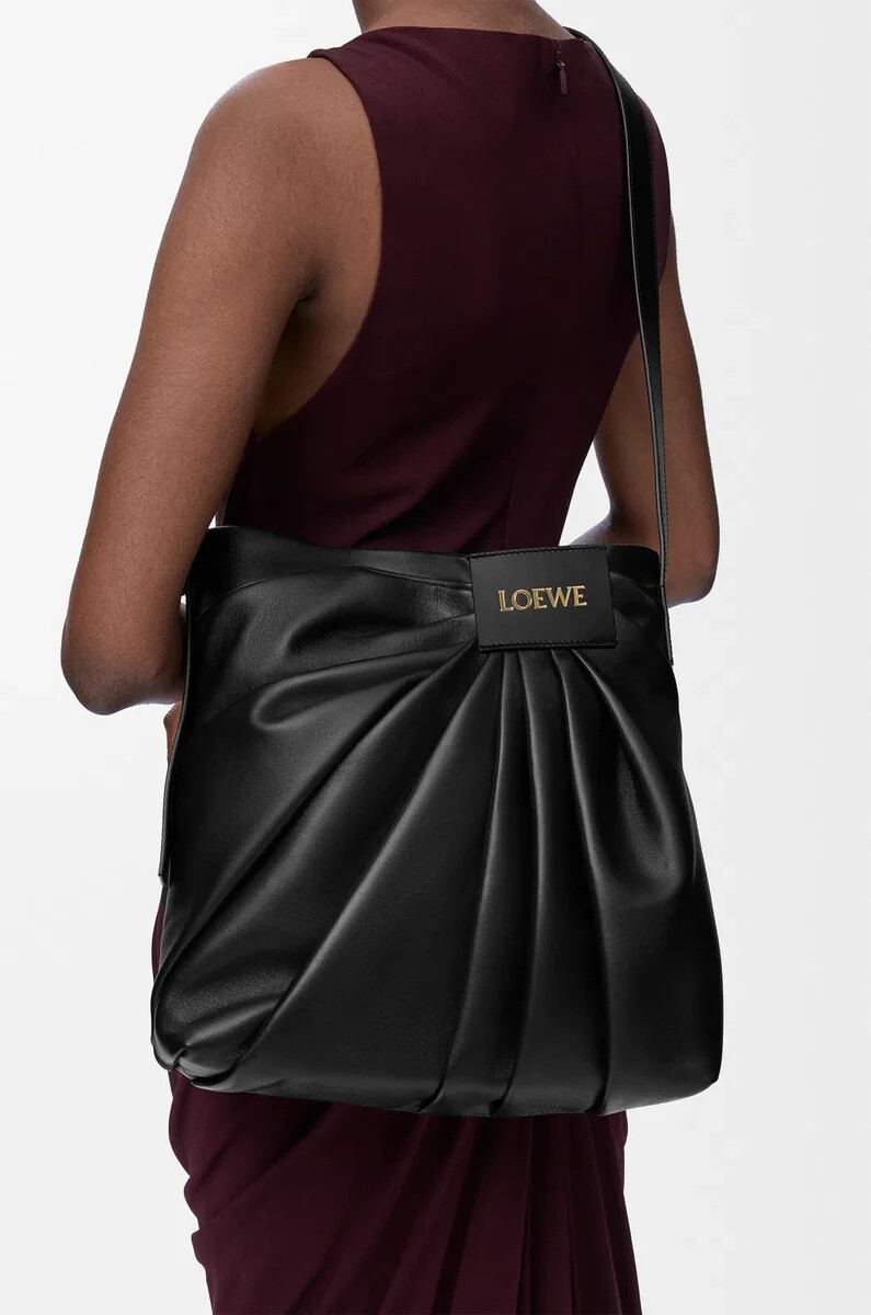 borsa tote drappeggiata in morbida nappa di agnello nera