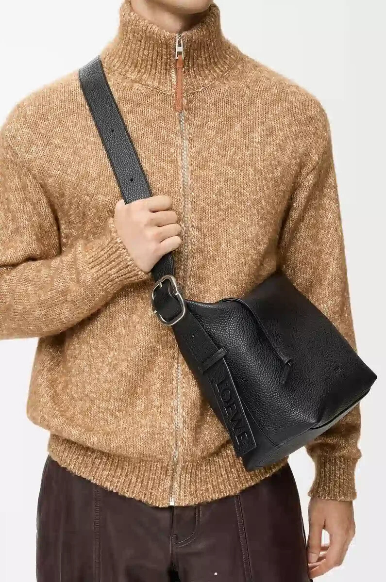 borsa hobo loop in morbida pelle di vitello granata nera