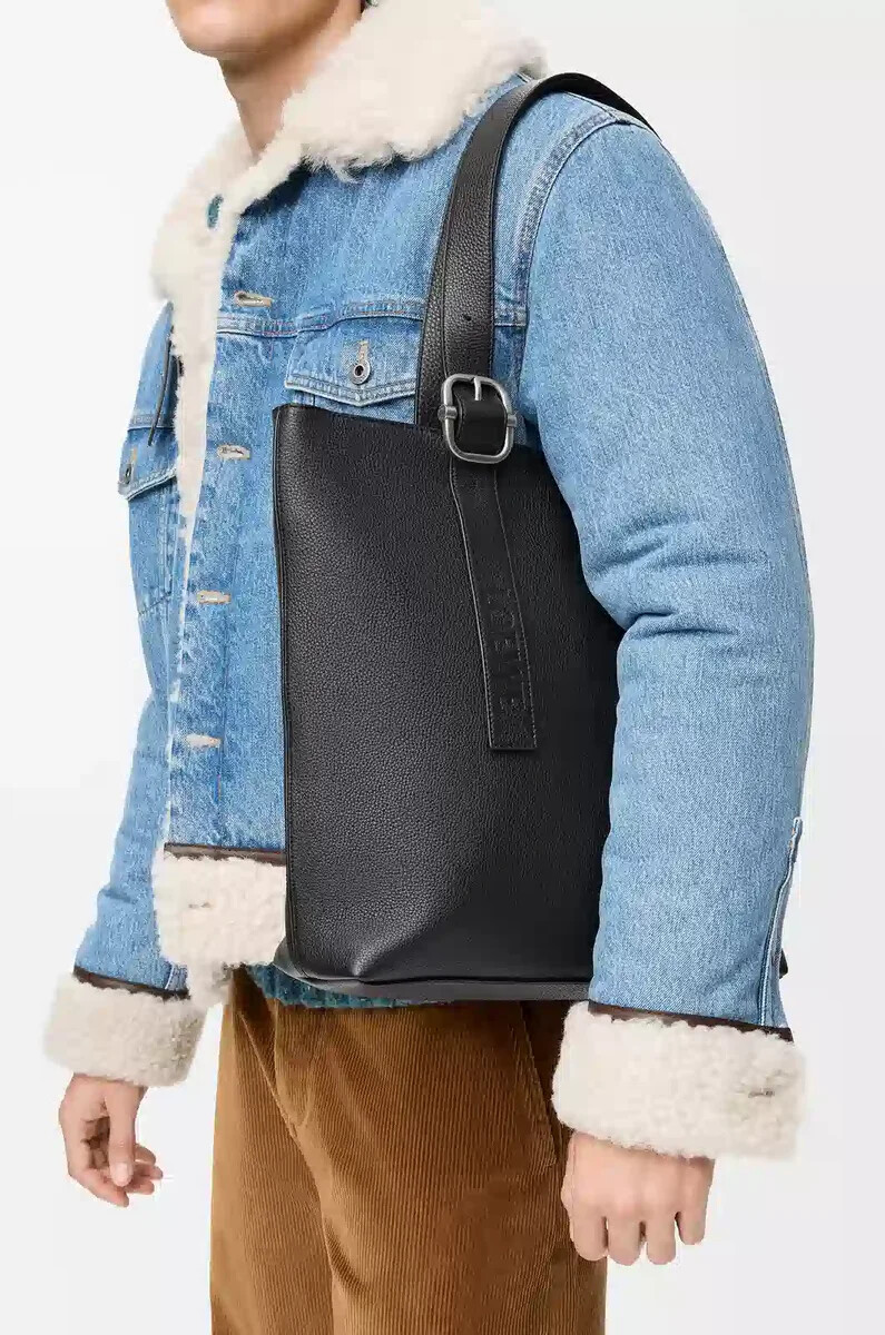 borsa tote con cerniera ad anello in morbida pelle di vitello grana nera