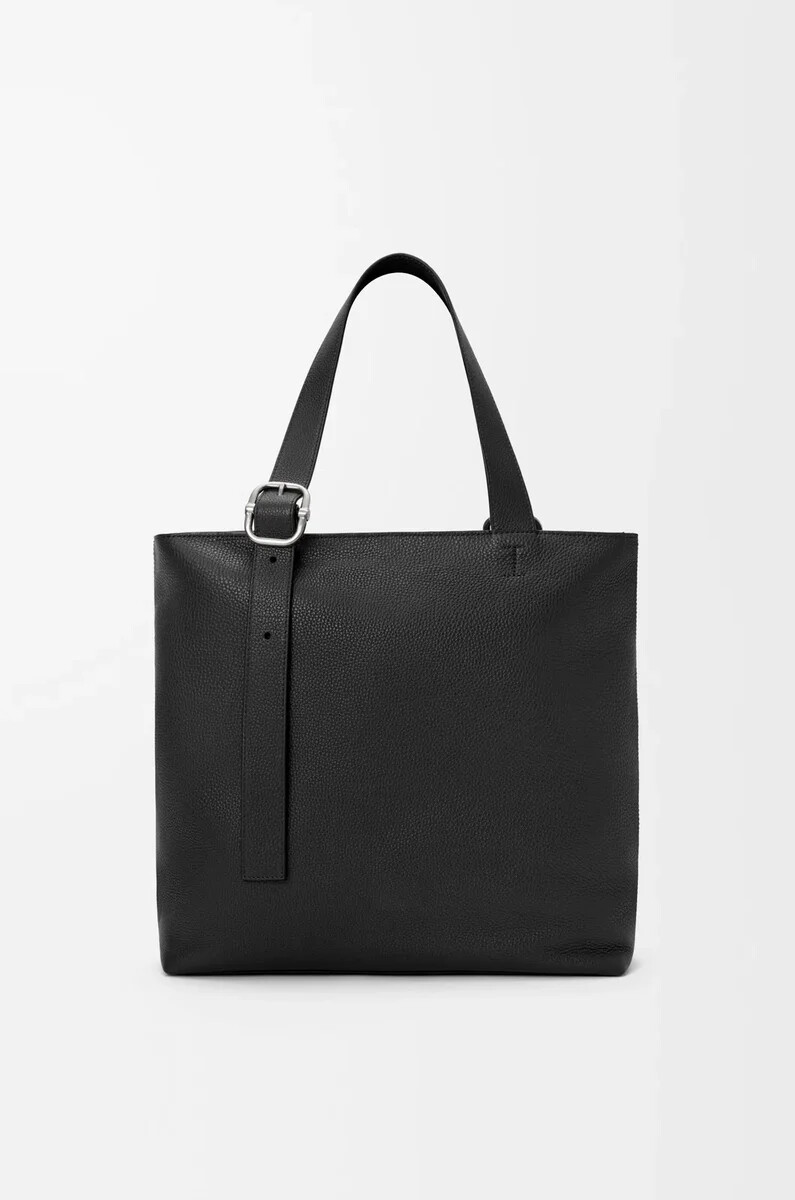 borsa tote con cerniera ad anello in morbida pelle di vitello grana nera
