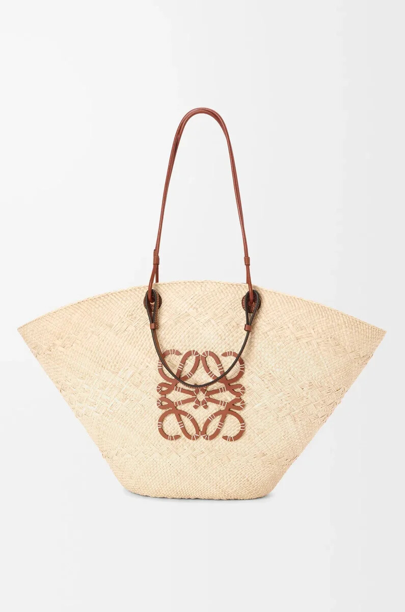 borsa grande anagram basket in palma di iraca e pelle di vitello naturalemarrone chiaro