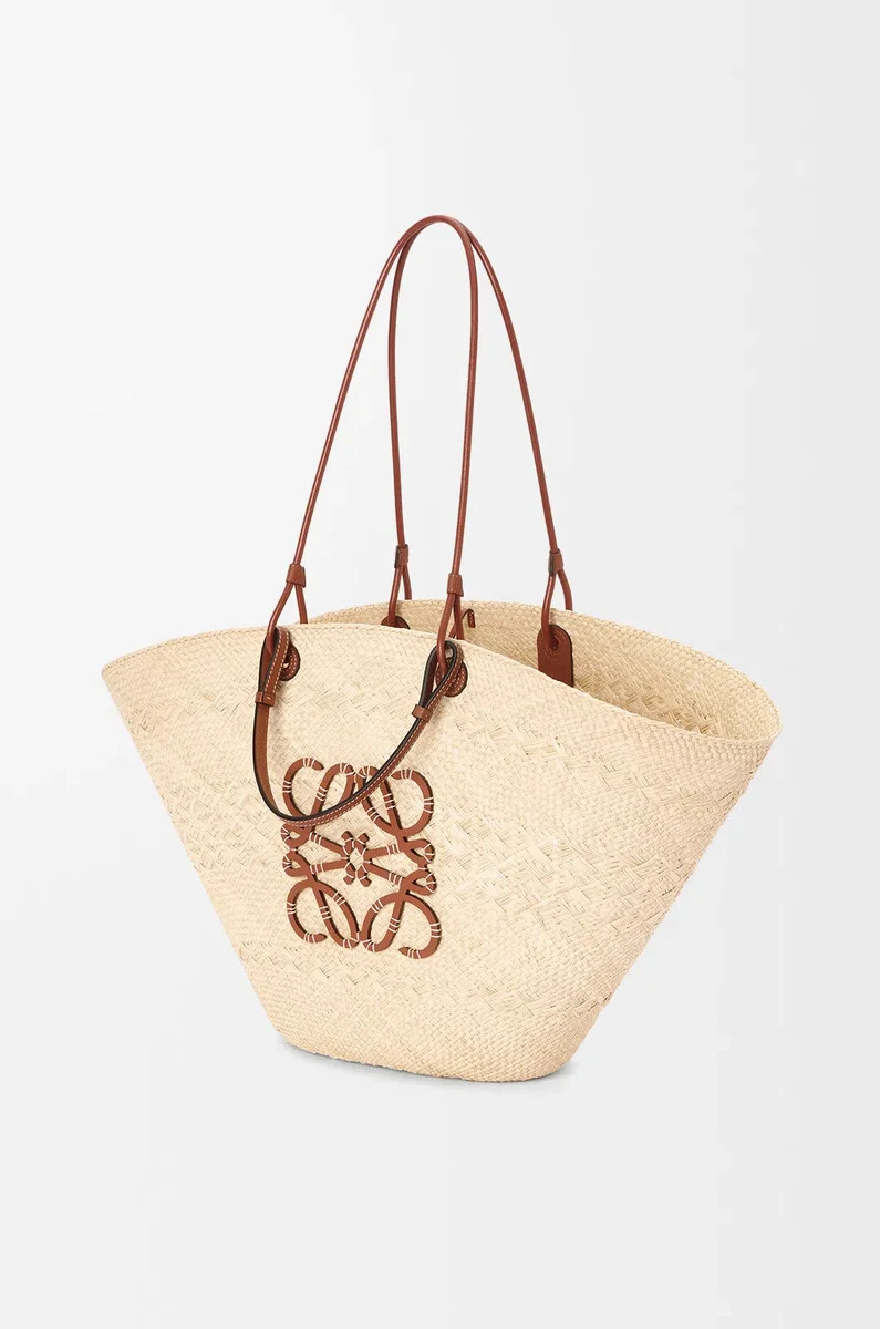 borsa grande anagram basket in palma di iraca e pelle di vitello naturalemarrone chiaro