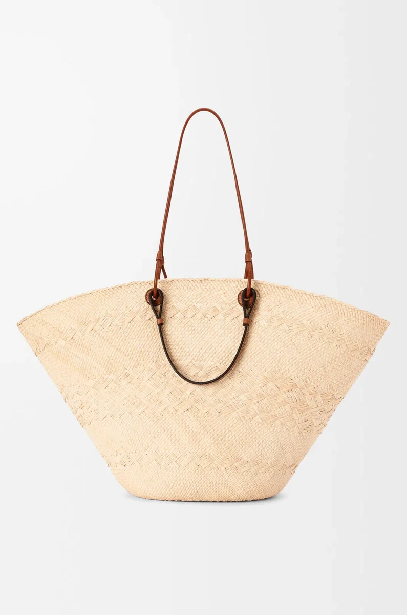 borsa grande anagram basket in palma di iraca e pelle di vitello naturalemarrone chiaro