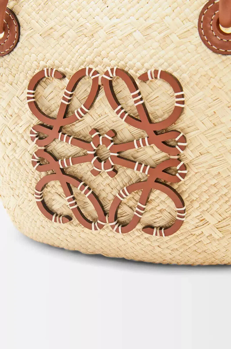 borsa anagram basket piccola in palma di iraca e pelle di vitello naturalemarrone chiaro