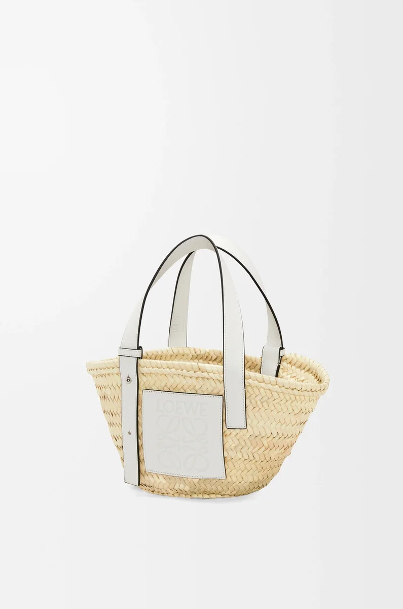 borsa a cestino piccola in foglia di palma e pelle di vitello naturalebianco