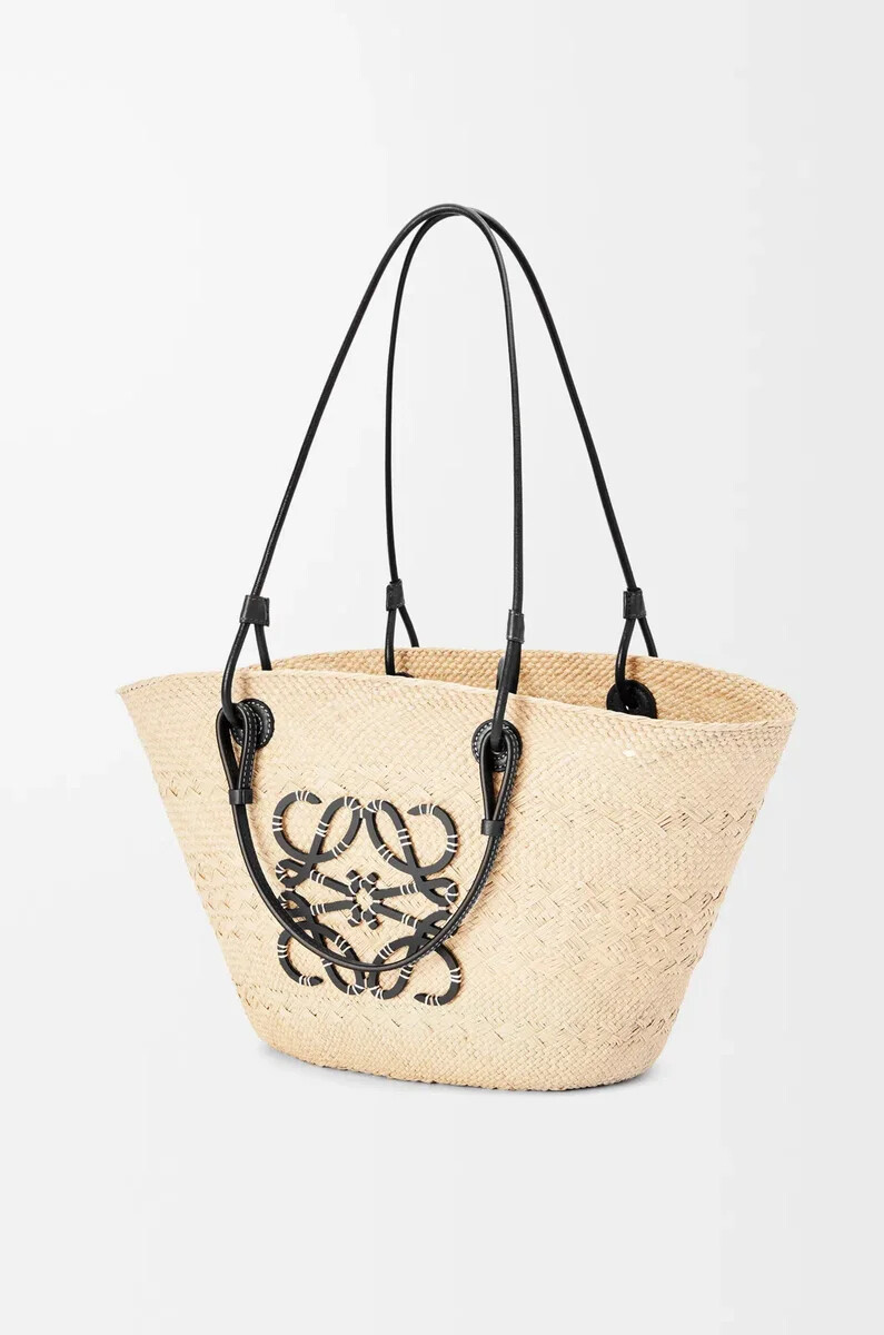 borsa media anagram basket in palma di iraca e pelle di vitello naturalenero