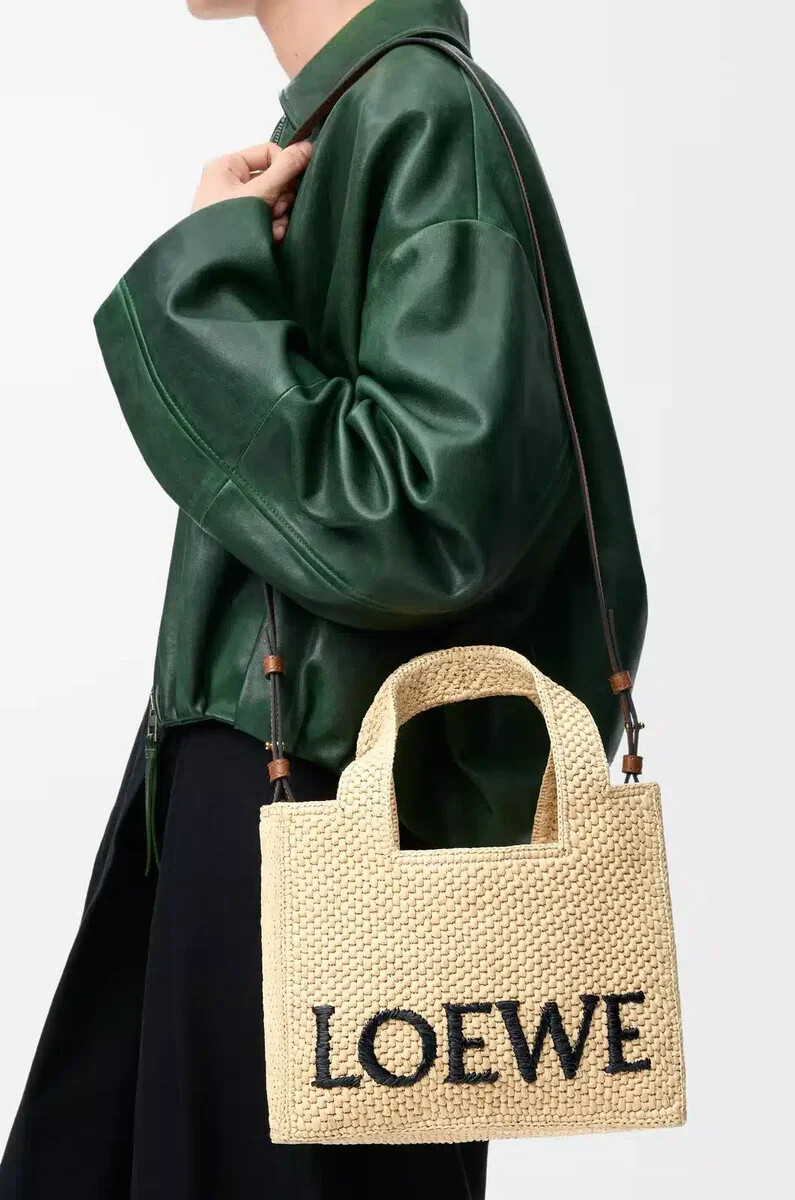 piccola borsa loewe font in rafia naturale