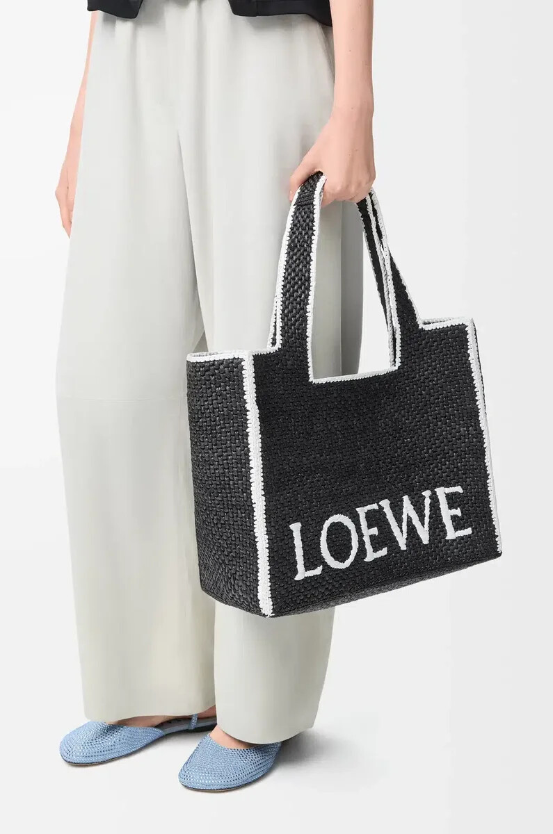 borsa grande loewe font in rafia nera