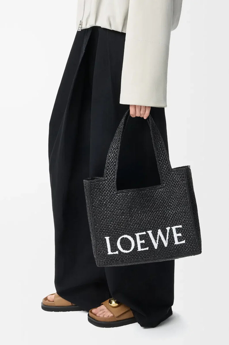 borsa media loewe font in rafia nera