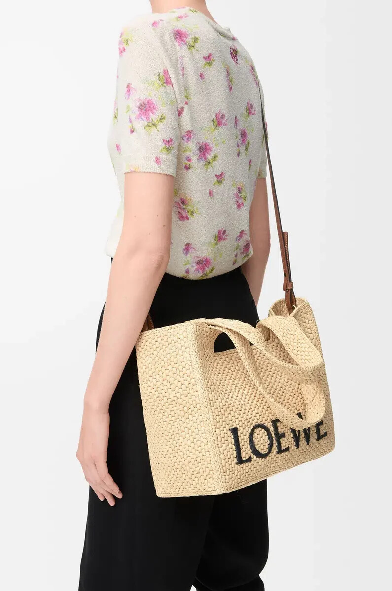 borsa media loewe font in rafia naturale