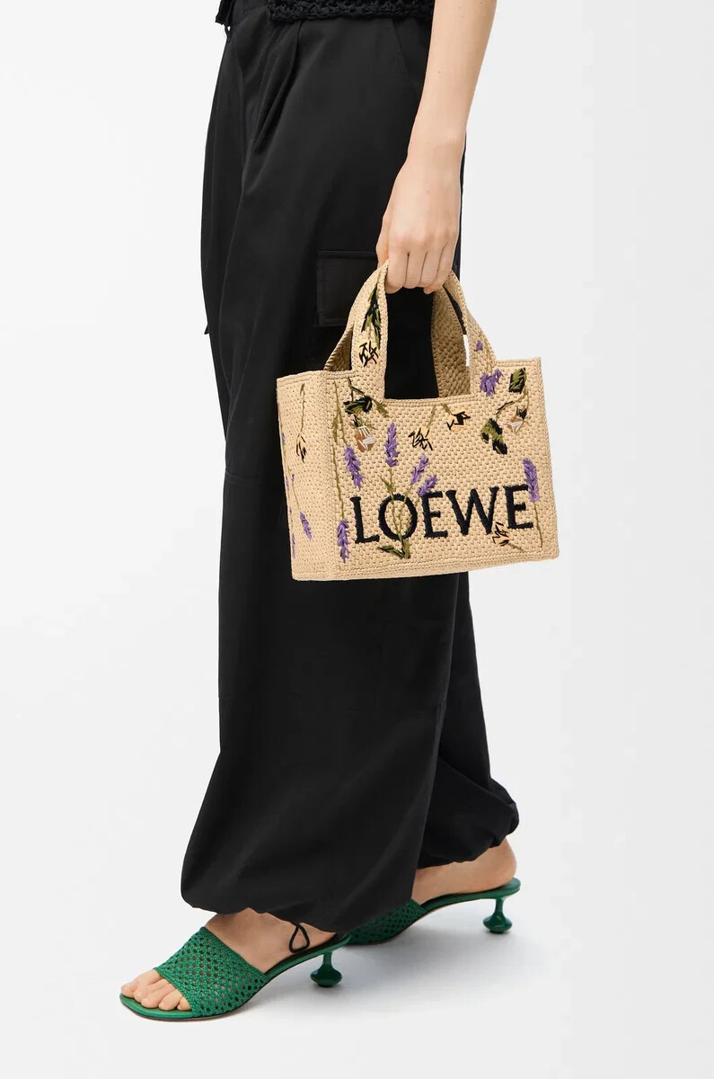 piccola borsa loewe font in rafia naturale