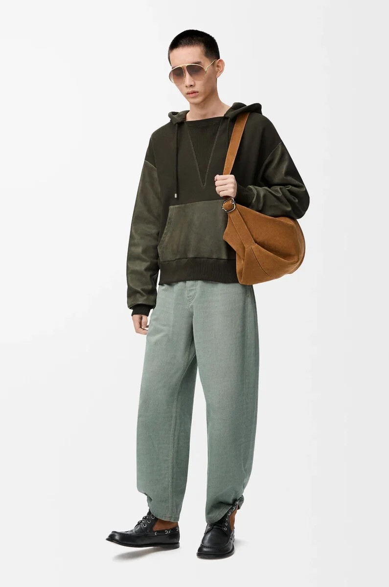 felpa con cappuccio ibrida in cotone e nappa di agnello verde kaki