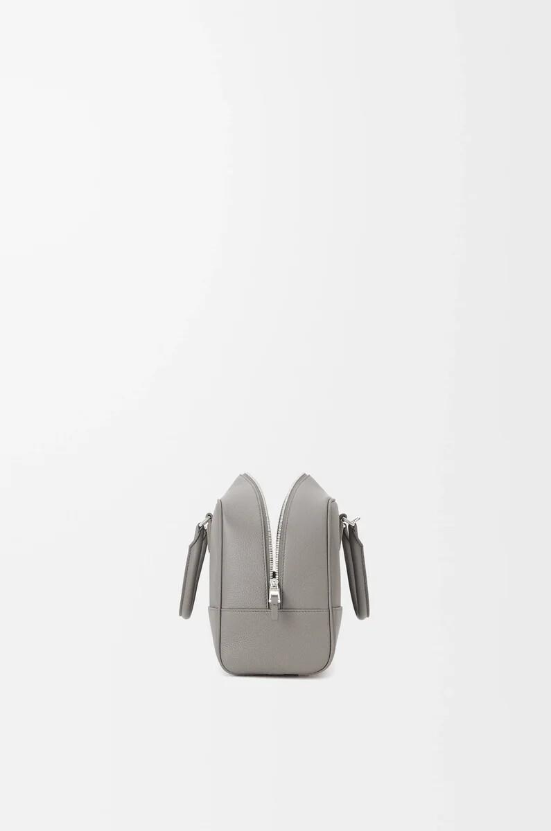 borsa amazona 28 in morbida pelle di vitello grana pearl grey