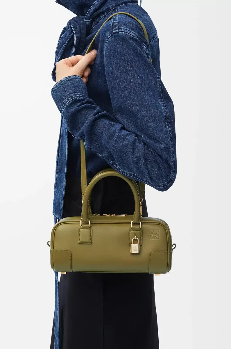borsa corta amazona 23 in pelle di vitello nappa oliva