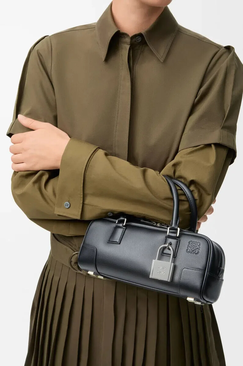 borsa corta amazona 23 in pelle di vitello lucida nero