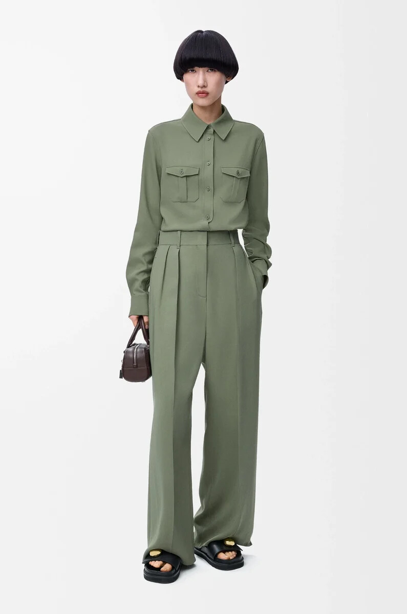 camicia in viscosa elasticizzata verde kaki chiaro