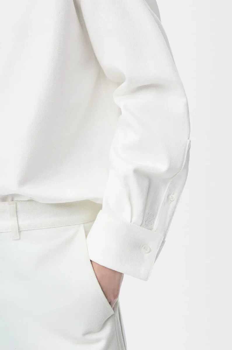 camicia avvolgente in denim bianco