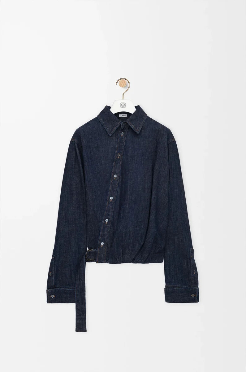 camicia drappeggiata in denim blu indaco