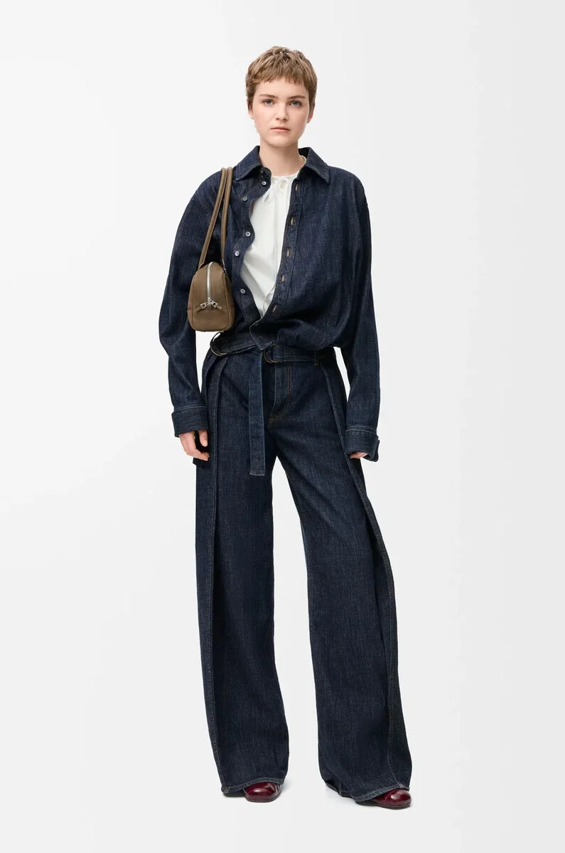 camicia drappeggiata in denim blu indaco