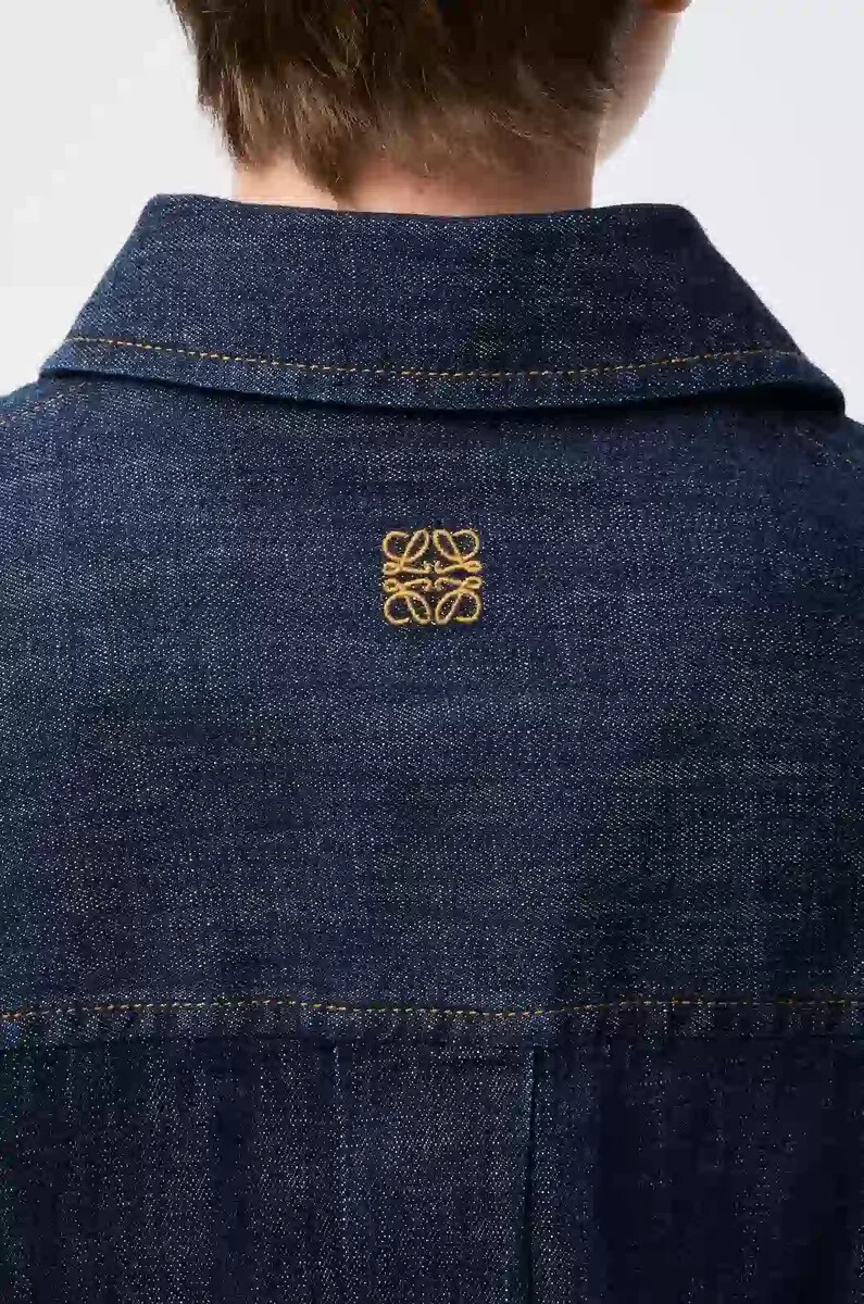 camicia drappeggiata in denim blu indaco