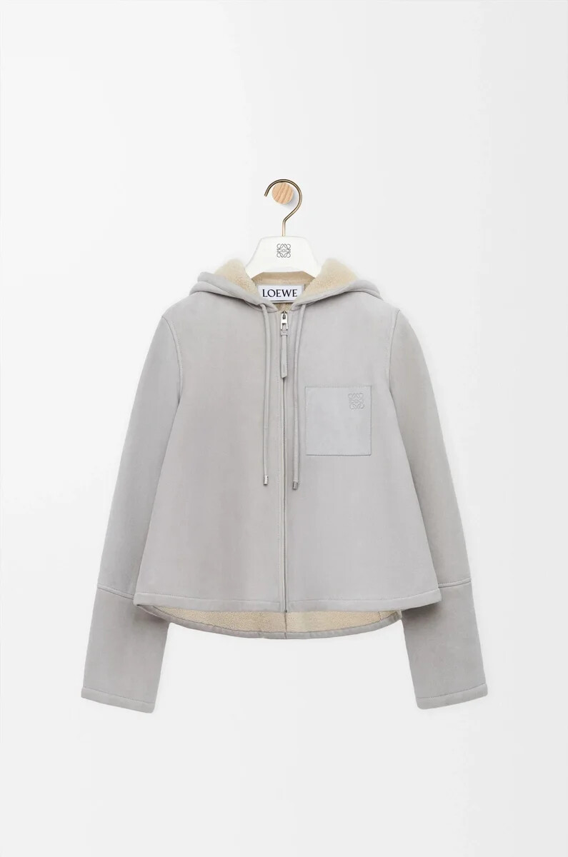 giacca con cappuccio in montone grigio chiaro melange