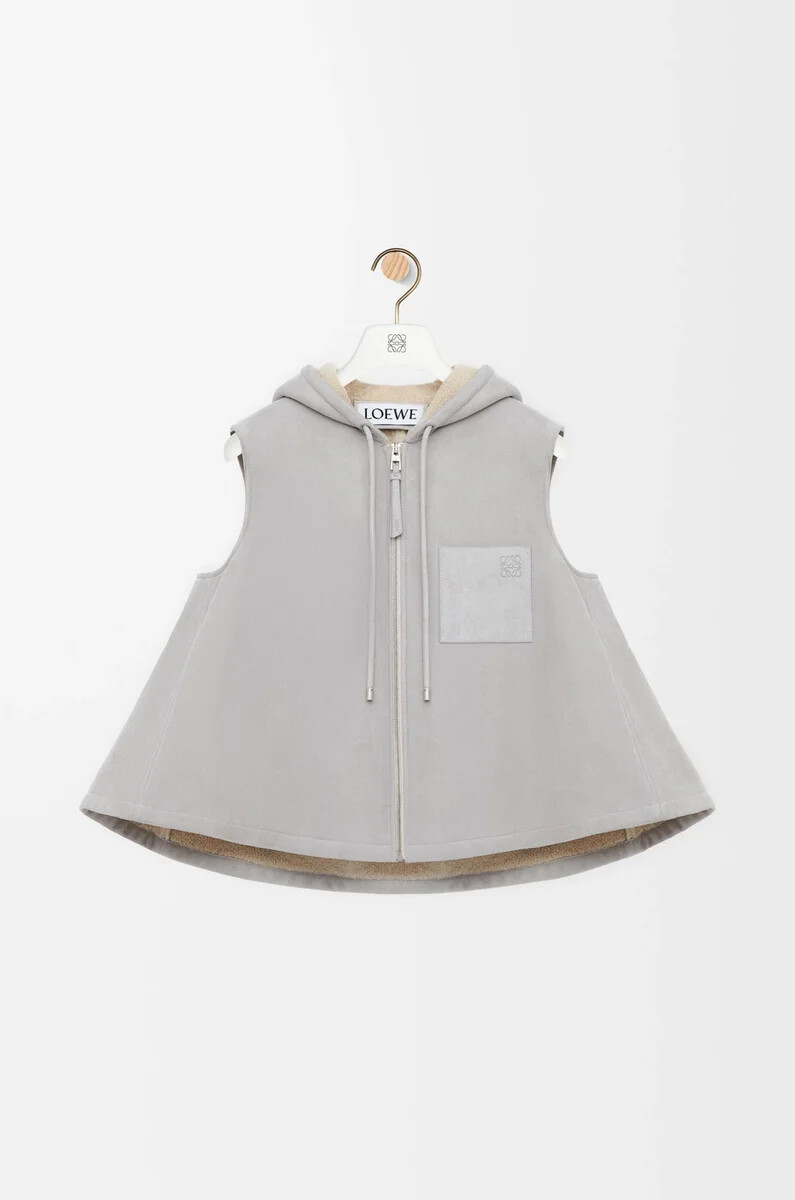 gilet con cappuccio in montone grigio chiaro melange