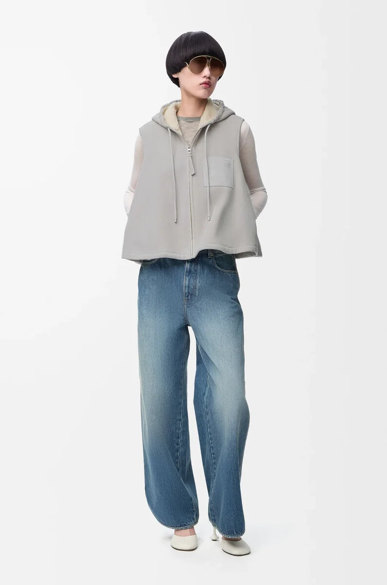 gilet con cappuccio in montone grigio chiaro melange