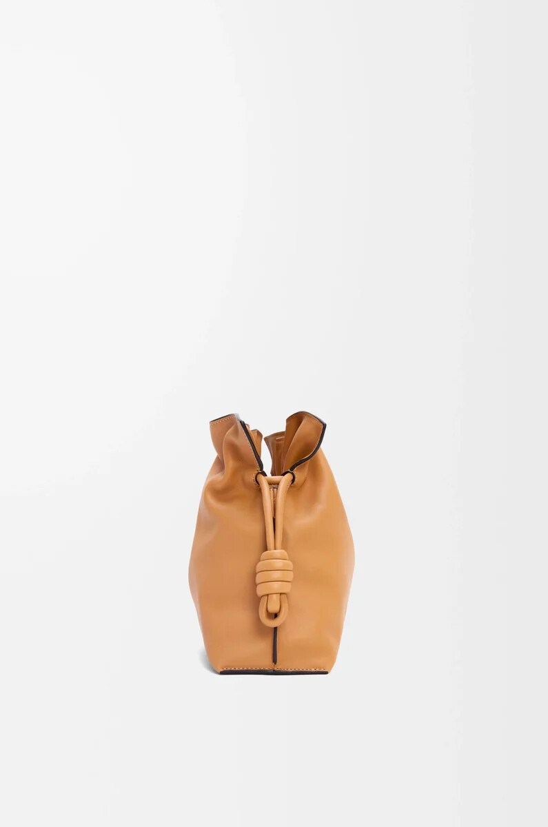 clutch flamenco media in vitello nappa warm desert