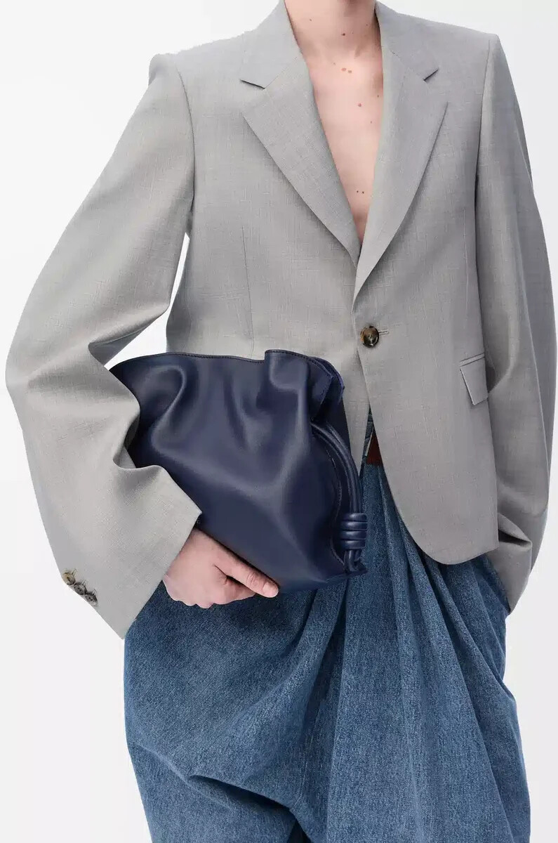 clutch flamenco media in vitello nappa abyss blue