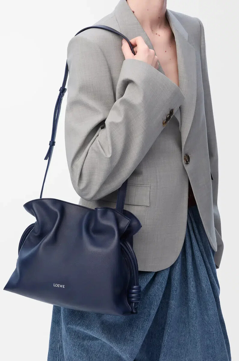 clutch flamenco media in vitello nappa abyss blue