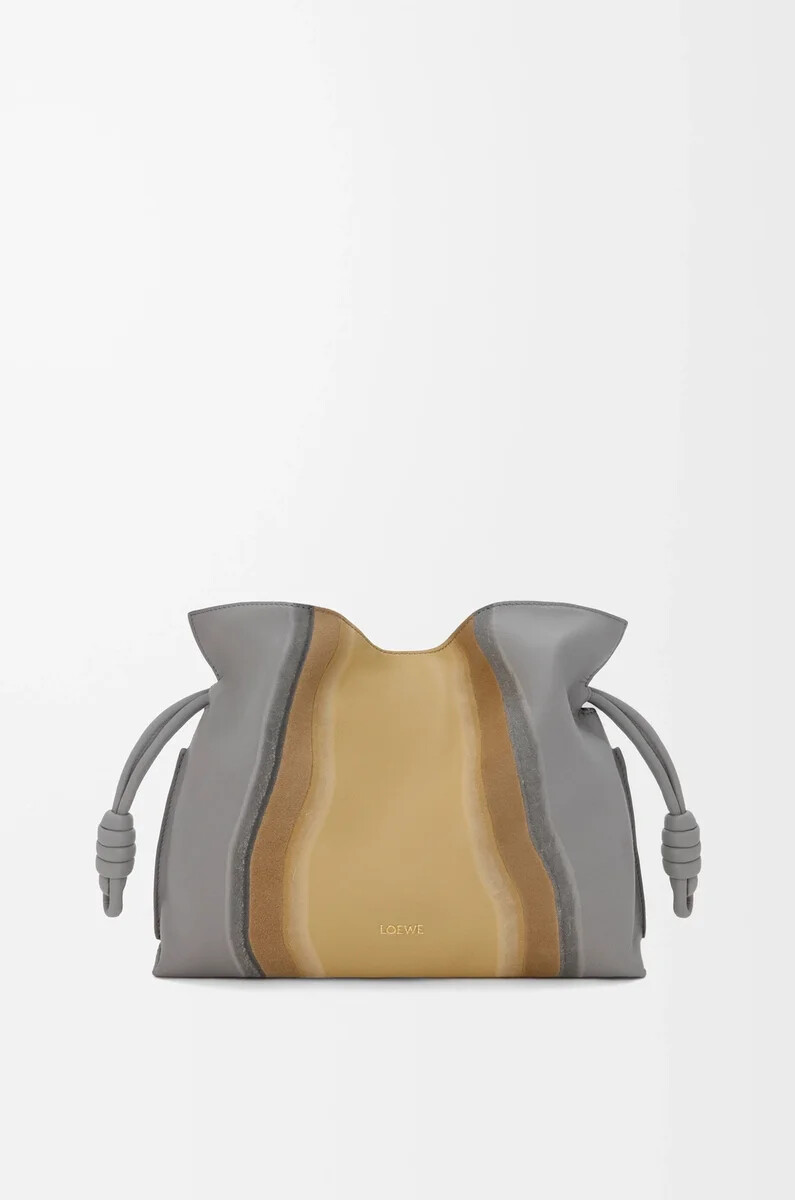 pochette flamenco media landscape in nappa di vitello sparkling greybutter