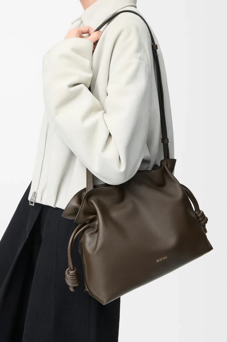 clutch flamenco media in vitello nappa cioccolato