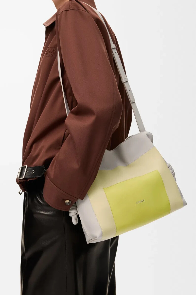 clutch flamenco media in nappa di vitello grigio chiarocitrino chiaro