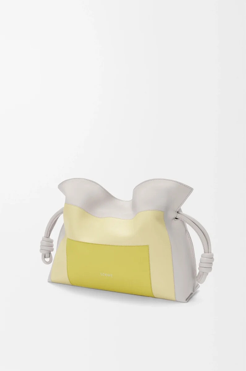 clutch flamenco media in nappa di vitello grigio chiarocitrino chiaro