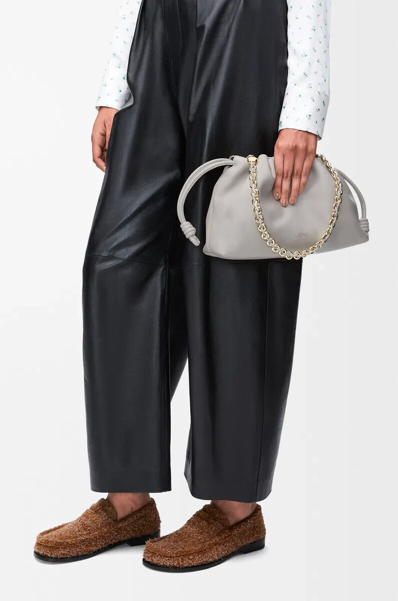 borsa flamenco media in morbida nappa di agnello shell grey