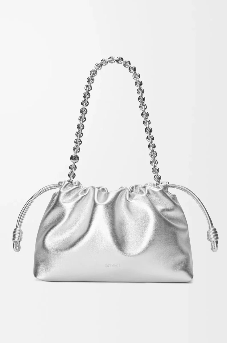borsa flamenco media in pelle di agnello laminata argento
