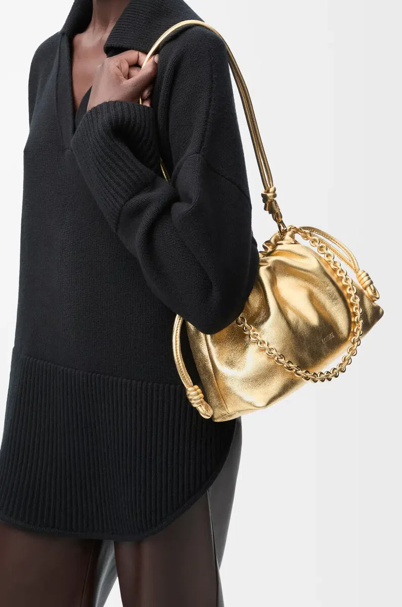 borsa flamenco media in pelle di agnello laminata oro