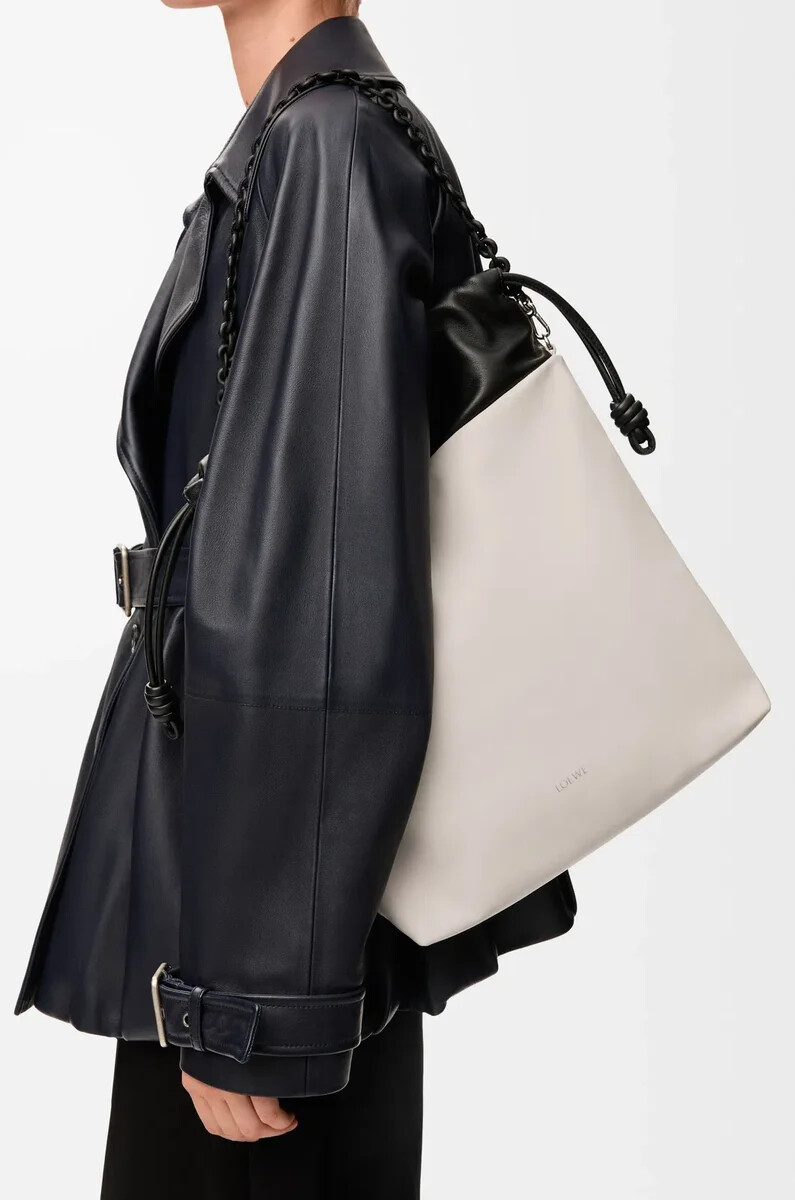 borsa tote flamenco in morbida nappa di agnello light ghostnero