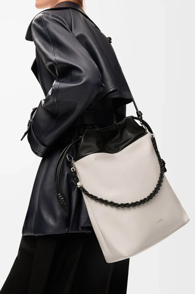 borsa tote flamenco in morbida nappa di agnello light ghostnero