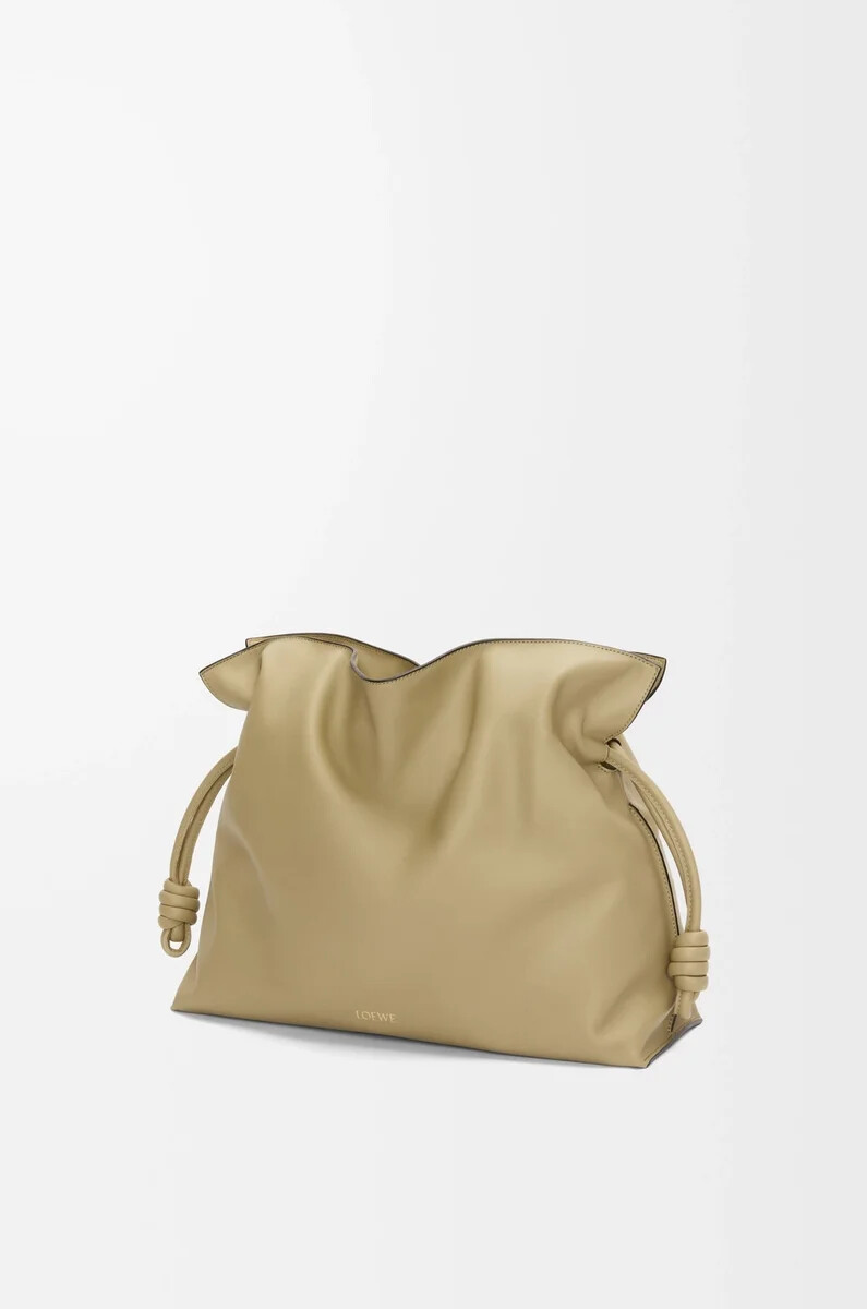 clutch flamenco grande in vitello nappa clay green