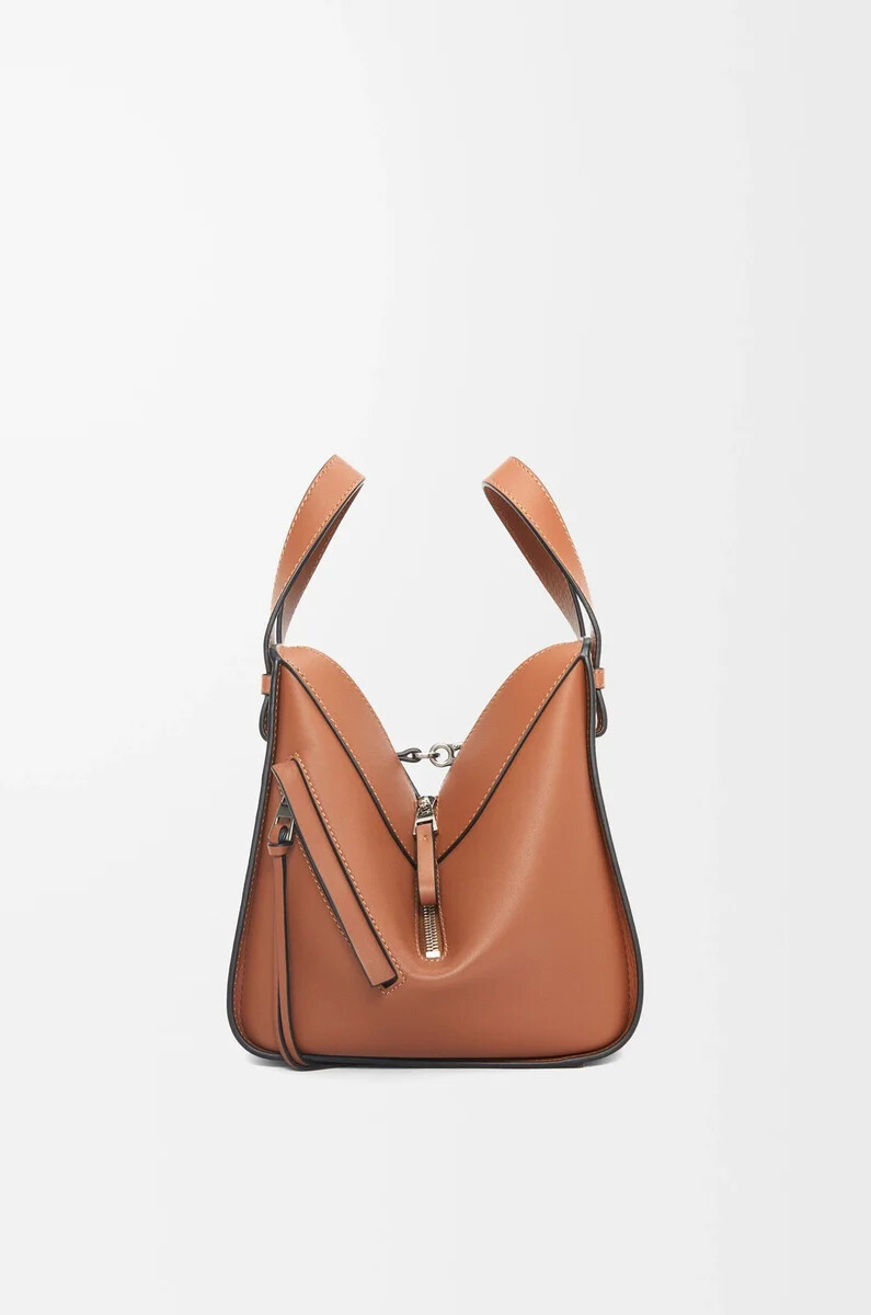 borsa compatta hammock in pelle di vitello classica tan