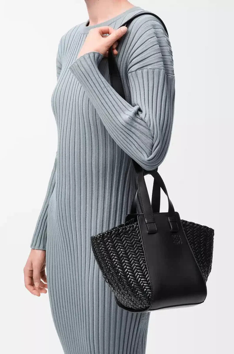borsa hammock compatta in pelle di vitello nera