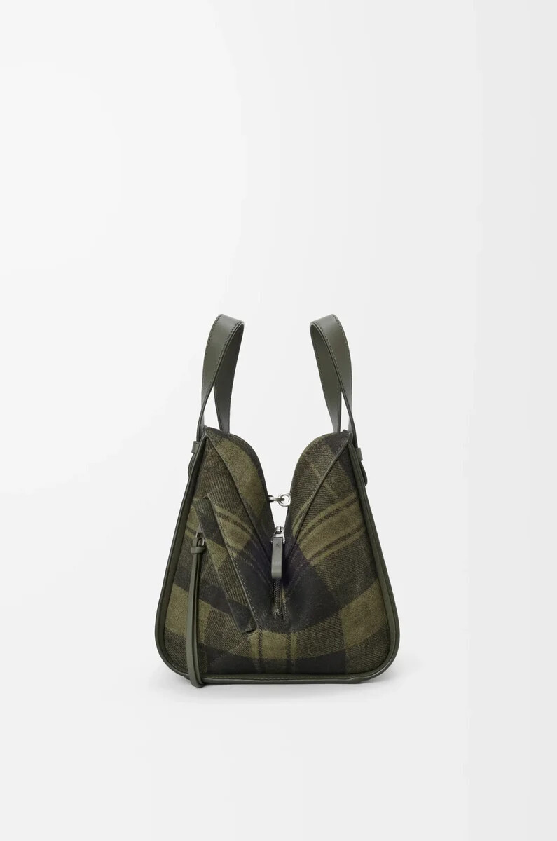 borsa compatta hammock in pelle scamosciata e vitello classico color cachiverde