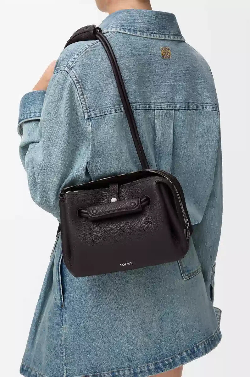 piccola borsa madrid in morbida pelle di vitello grana dark ebony