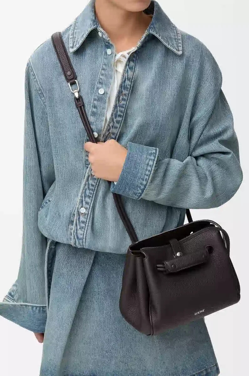 piccola borsa madrid in morbida pelle di vitello grana dark ebony