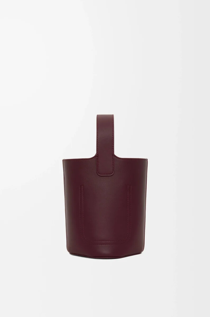 mini secchiello pebble in pelle di vitello liscia dark burgundy