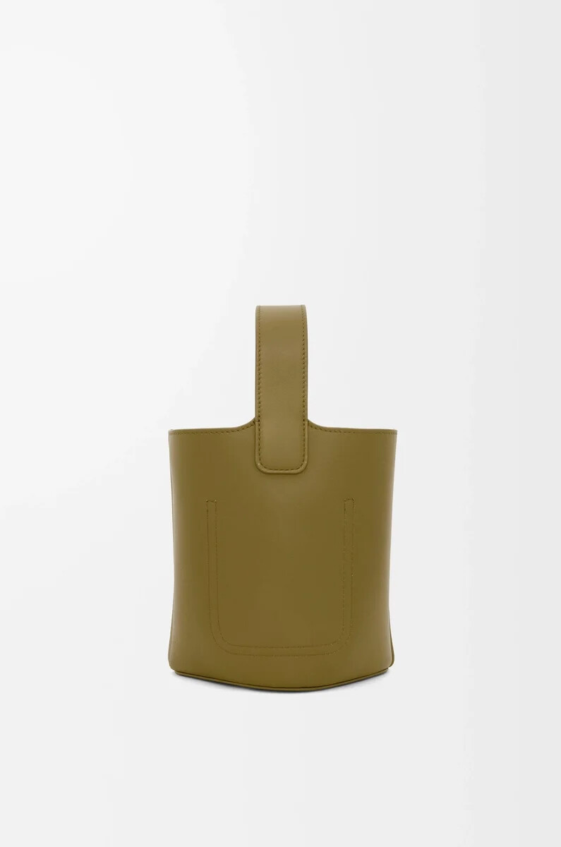 mini secchiello pebble in pelle di vitello liscia olive