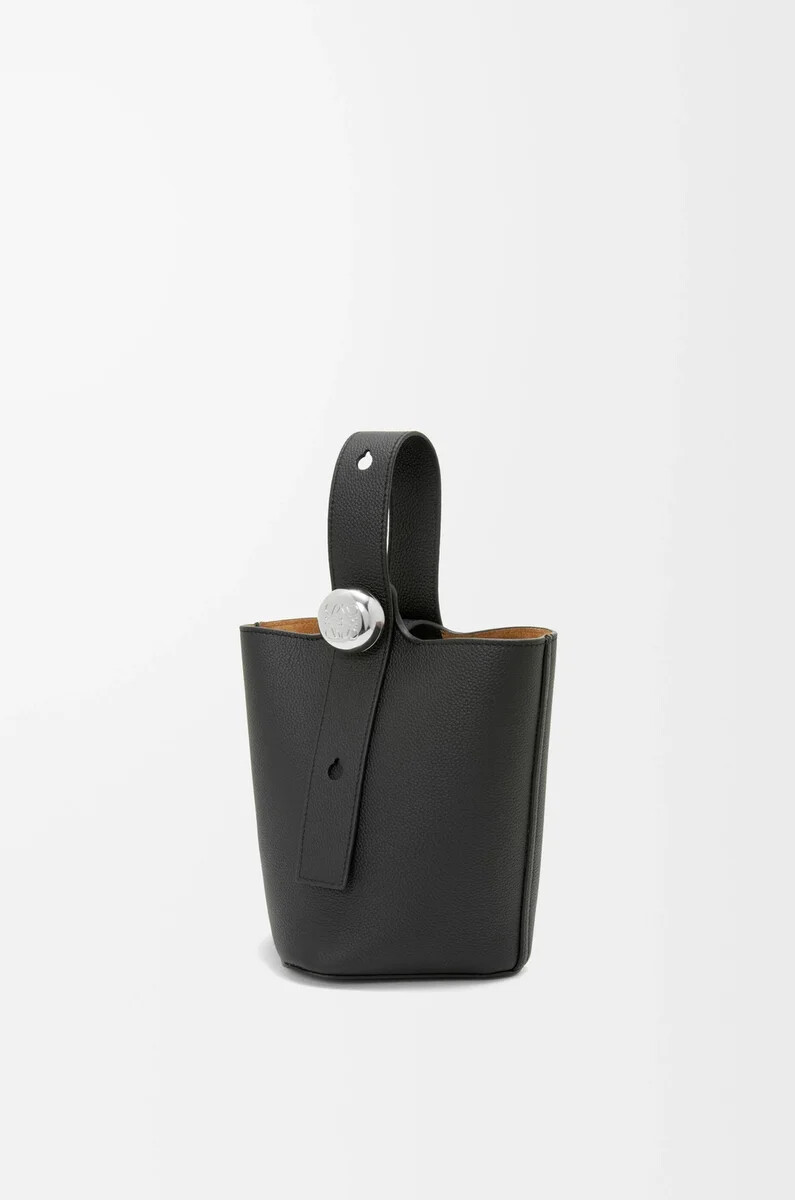 borsa a secchiello mini pebble in morbida pelle di vitello granata nero