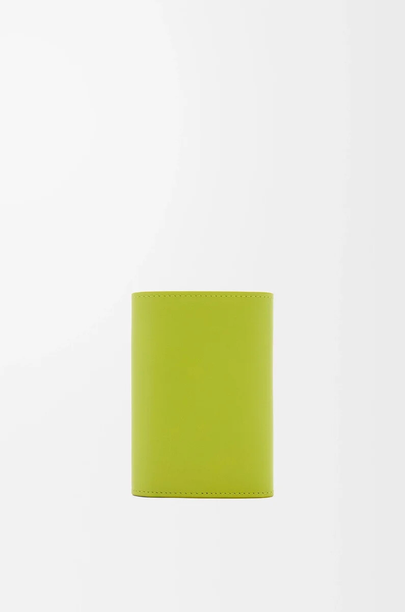 portafoglio verticale piccolo pebble in vitello nappa lucido meadow green